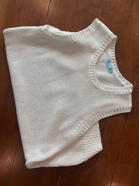 Women's White Knit Sleeveless Sweater Vest